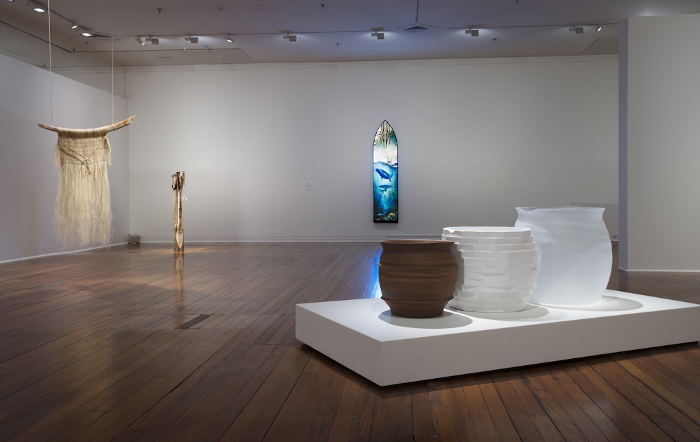 Multiple objects in a gallery