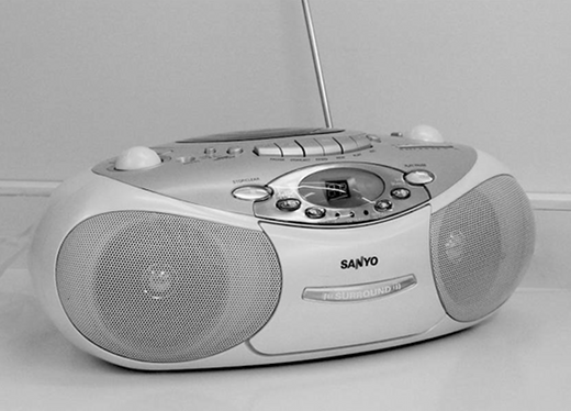 A sanyo CD player stereo