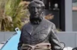 A statue of a colonial figure is made to talk as a deepfake.